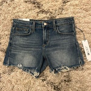 Joe’s Jeans Ozzie cut off short. 4” inseam. Size 25. New with tags.